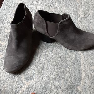 BOGO a little loved suede like bootues